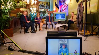 Američtí a&nbsp;belgičtí veteráni pozdravili Plzeňany při&nbsp;on-line spojení