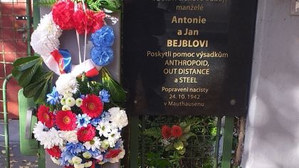 Plzeň si připomněla památku rodin Václava Krále, Františka Krále, Hrdličkových, Bejblových a&nbsp;Kučerových, které byly před 79 lety popraveny nacisty v&nbsp;Mauthausenu za pomoc výsadkům Anthropoid, Silver A, Out Distance a&nbsp;Steel