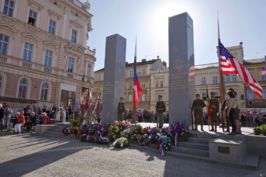 Přijede pět veteránů, kteří roku 1945 osvobozovali město. Plzní zazní Thank you, boys!