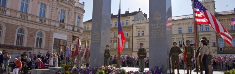 Přijede pět veteránů, kteří roku 1945 osvobozovali město. Plzní zazní Thank you, boys!