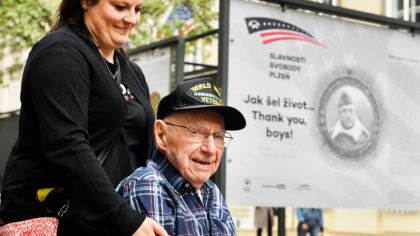 Výstava ve Smetanových sadech je poděkováním mužům, kteří v&nbsp;roce 1945 přinesli Plzni svobodu