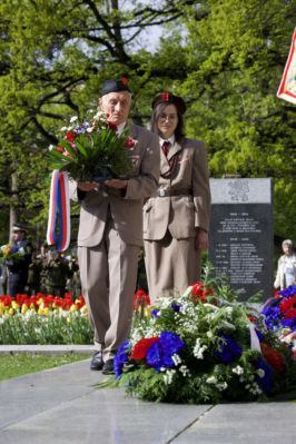 Na náměstí Míru uctili památku bojovníků a&nbsp;obětí válek