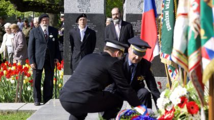 Na náměstí Míru uctili památku bojovníků a&nbsp;obětí válek