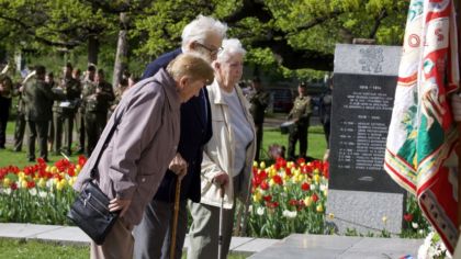 Na náměstí Míru uctili památku bojovníků a&nbsp;obětí válek