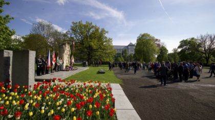 Na náměstí Míru uctili památku bojovníků a&nbsp;obětí válek