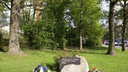 Na náměstí Míru uctili památku bojovníků a&nbsp;obětí válek