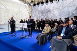 Vzpomínkovým aktem u&nbsp;pomníku Díky, Ameriko! pokračovaly Slavnosti svobody