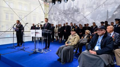 Vzpomínkovým aktem u&nbsp;pomníku Díky, Ameriko! pokračovaly Slavnosti svobody