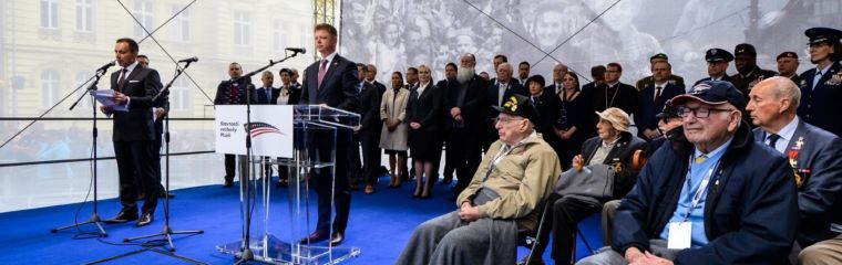 Vzpomínkovým aktem u&nbsp;pomníku Díky, Ameriko! pokračovaly Slavnosti svobody