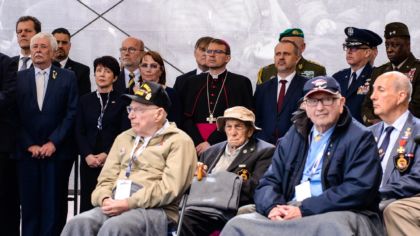 Vzpomínkovým aktem u&nbsp;pomníku Díky, Ameriko! pokračovaly Slavnosti svobody