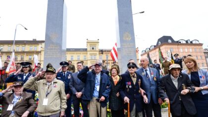 Vzpomínkovým aktem u&nbsp;pomníku Díky, Ameriko! pokračovaly Slavnosti svobody