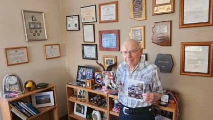 George Thompson oslavil 98.&nbsp;narozeniny