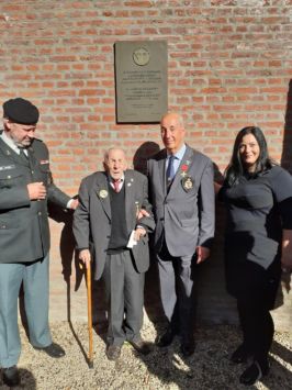 V pátek 7.&nbsp;října město Plzeň ve spolupráci s&nbsp;partnerským městem Liege a&nbsp;s&nbsp;ambasádou České republiky v&nbsp;Belgii odhalilo v&nbsp;části pevnosti zvané L‘ Enclos des fusillés de Liège pamětní desku věnovanou 17.&nbsp;střeleckému praporu.