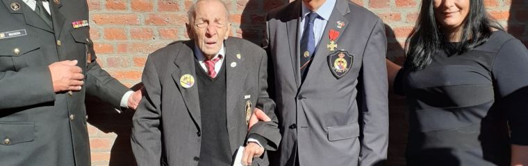 V pátek 7.&nbsp;října město Plzeň ve spolupráci s&nbsp;partnerským městem Liege a&nbsp;s&nbsp;ambasádou České republiky v&nbsp;Belgii odhalilo v&nbsp;části pevnosti zvané L‘ Enclos des fusillés de Liège pamětní desku věnovanou 17.&nbsp;střeleckému praporu.