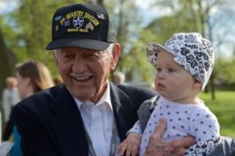 Glynn G. Raby oslavil 98.&nbsp;narozeniny