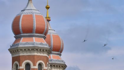 Plzní projel Konvoj svobody, čelo přehlídky tvořila těžká technika včetně tanku