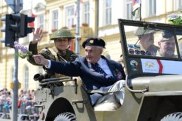 Před 97 lety se narodil Josef Švarc, hrdina, příslušník Československé samostatné obrněné brigády a&nbsp;pravidelný účastník Slavností svobody Plzeň