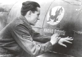 Před 105 lety se v&nbsp;Plzni narodil plukovník in memoriam, pilot RAF Karel Pavlík.