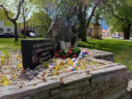 Položením květin jsme uctili památku amerických letců sestřelených 25.&nbsp;dubna 1945