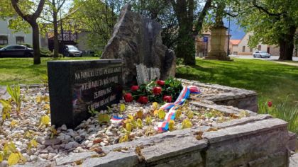 We honored the memory of the American airmen shot down on April 25, 1945 by laying of the flowers