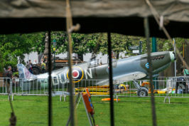 Stíhací letoun Spitfire se usadil v&nbsp;Šafaříkových sadech