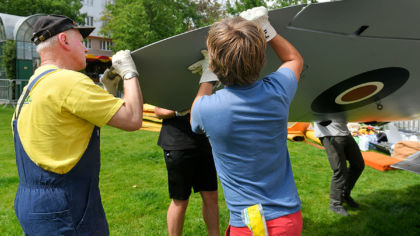 Stíhací letoun Spitfire se usadil v&nbsp;Šafaříkových sadech