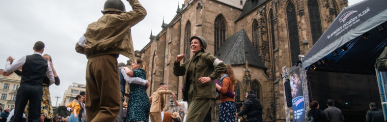 Zahajovací ceremoniál Slavností svobody sledovaly tisíce lidí