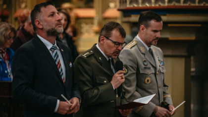 V katedrále se konala mše svatá za veterány a&nbsp;oběti válek