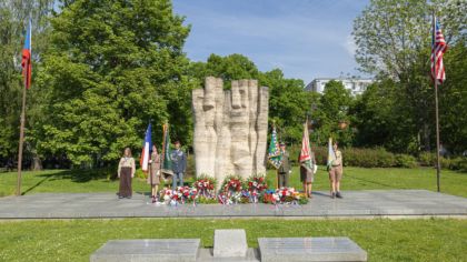 Naši svobodu bychom měli chránit a&nbsp;vážit si jí, zaznělo na náměstí Míru
