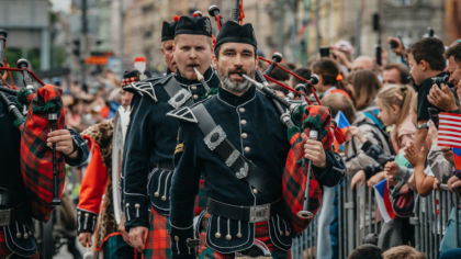 ČTK: Konvoj v&nbsp;Plzni viděly tisíce lidí