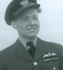 Před 108 lety se v&nbsp;Plzni narodil plukovník a&nbsp;pilot 312.&nbsp;československé stíhací perutě RAF Ladislav „Larry“ Světlík