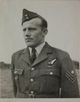 Dnes si připomínáme 100.&nbsp;výročí narození příslušníka 311.&nbsp;bombardovací perutě RAF, plukovníka Jaroslava Hofrichtera.